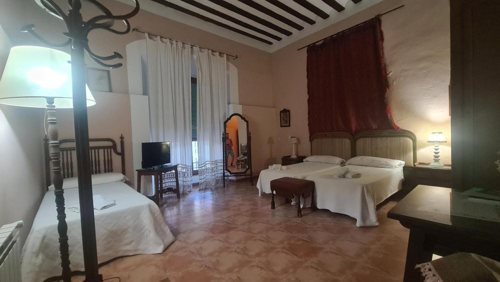 Casa Palacio Conde De Garcinarro Huete Екстериор снимка