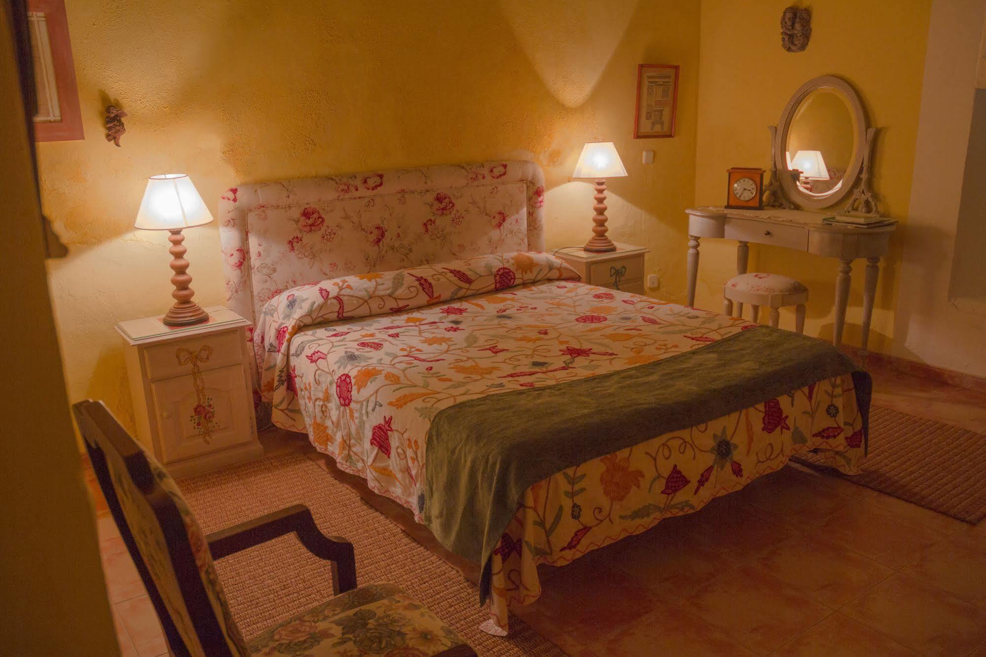 Casa Palacio Conde De Garcinarro Huete Екстериор снимка